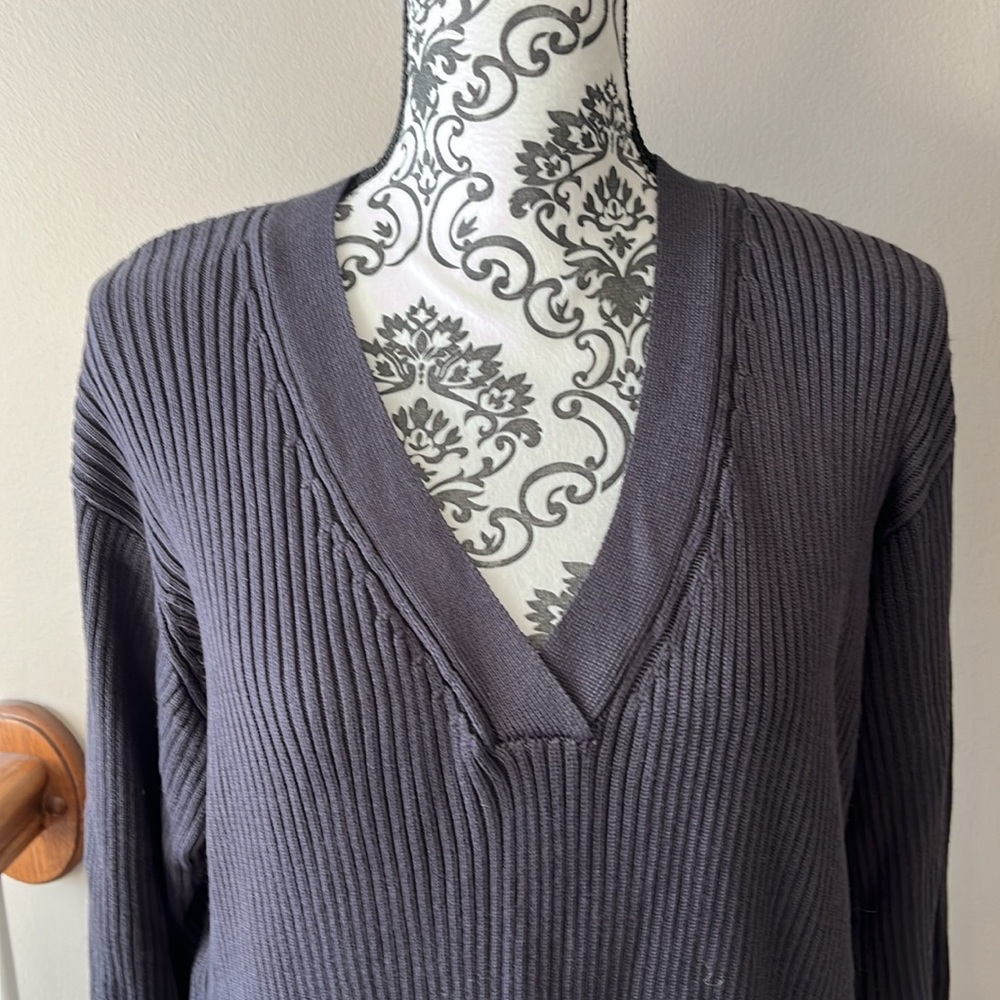 Ingrid & Isabel Ribbed V-Neck Sweater - Picture 2 of 7